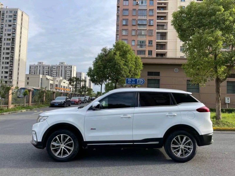上海18年吉利博越7
