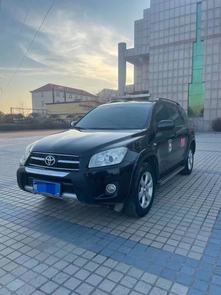 秦皇岛抵押车10年丰田rav4荣放出售