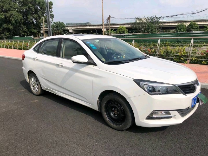 廣州16年長安汽車悅翔2