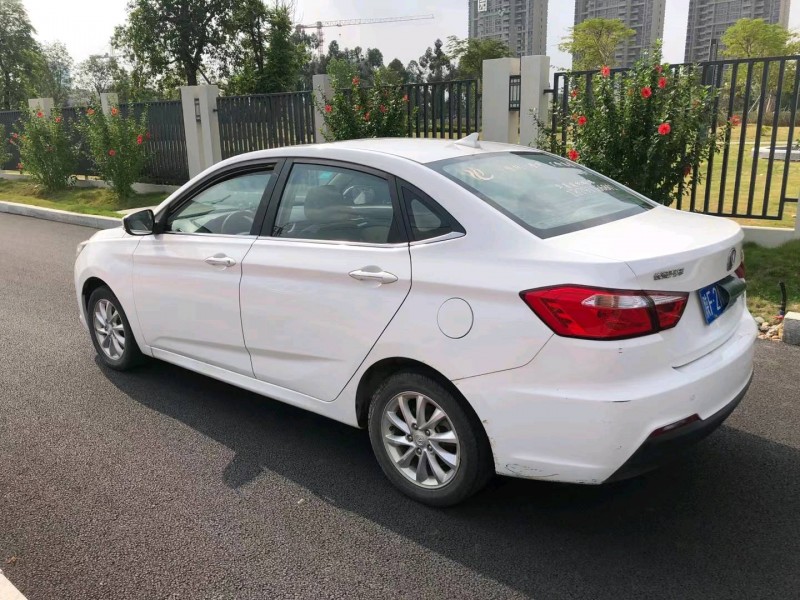 廣州16年長安汽車悅翔9