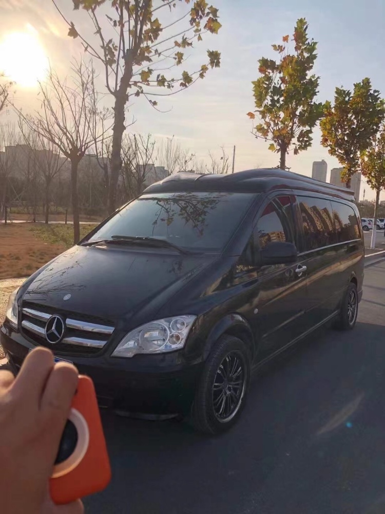 东营12年奔驰威霆2