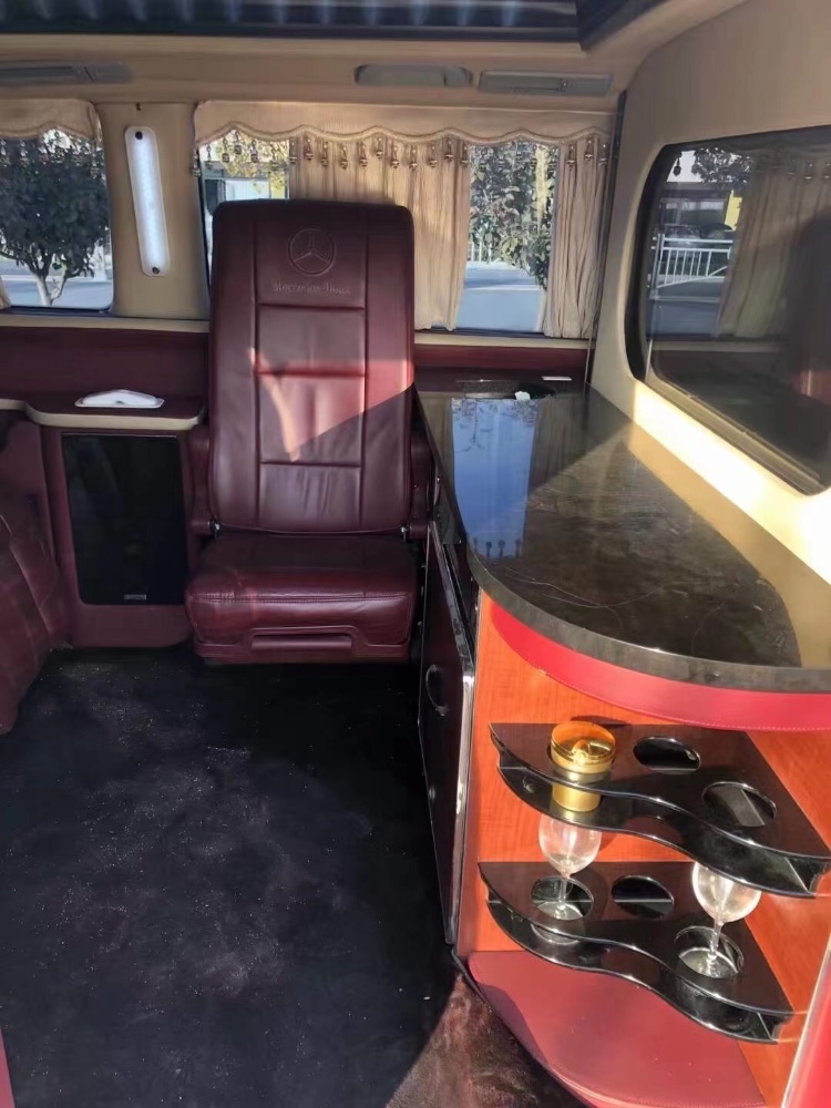 东营12年奔驰威霆5