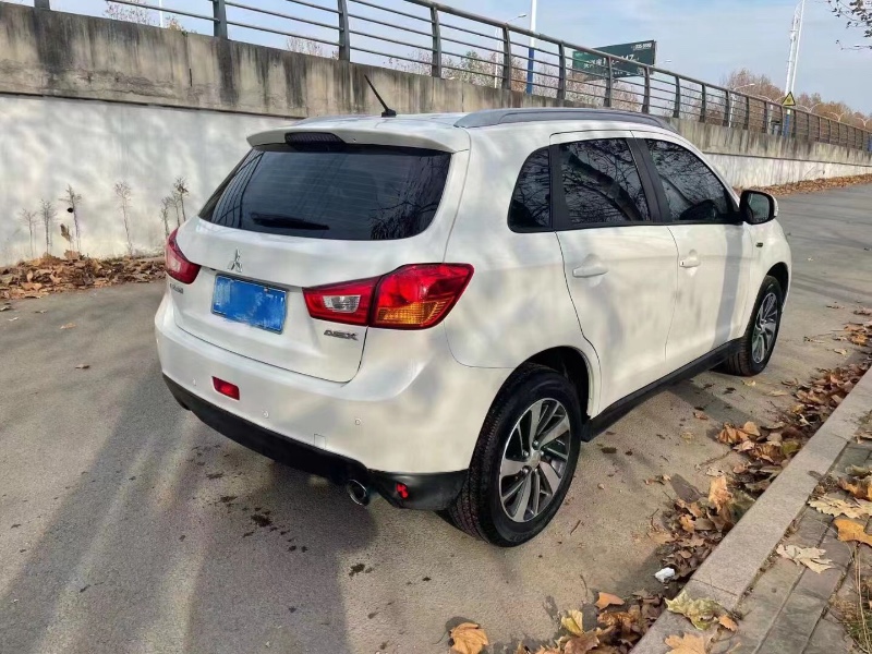 东营17年三菱劲炫8