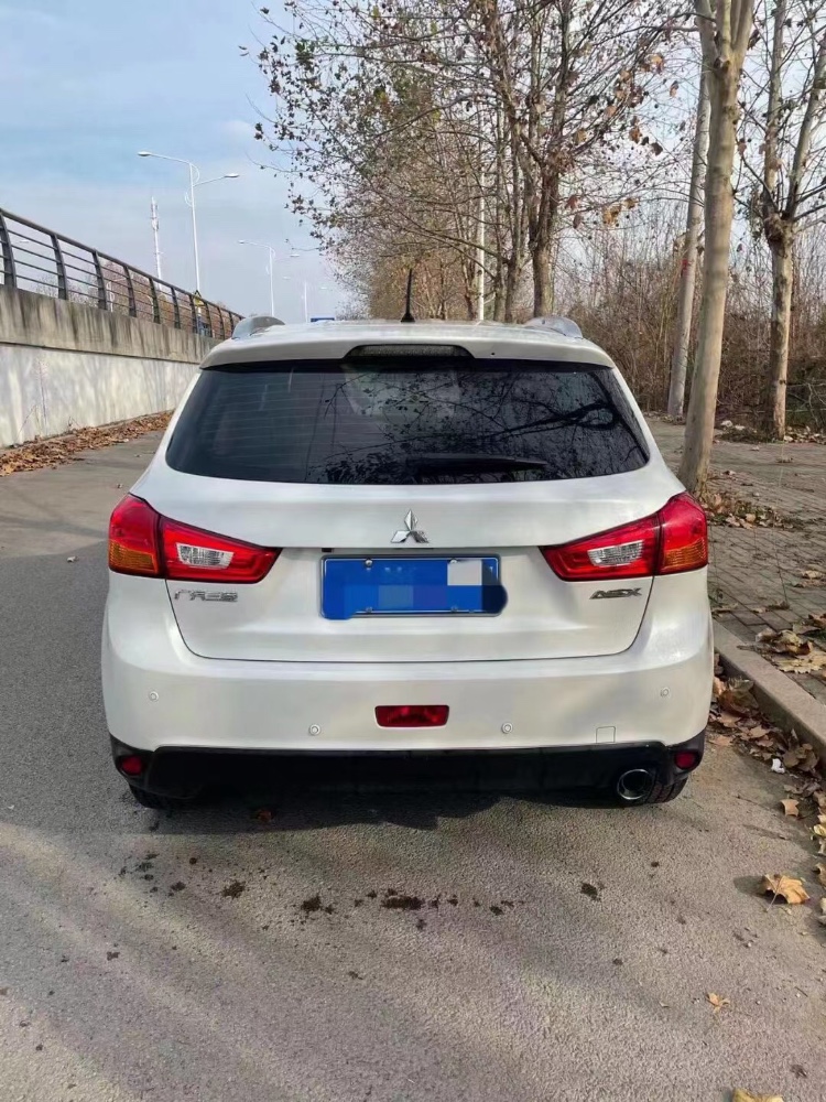 东营17年三菱劲炫7