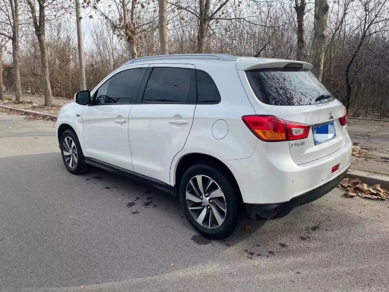 东营17年三菱劲炫9