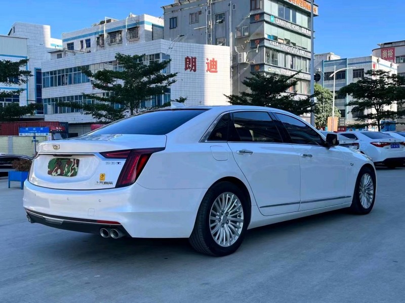 東莞20年凱迪拉克CT68