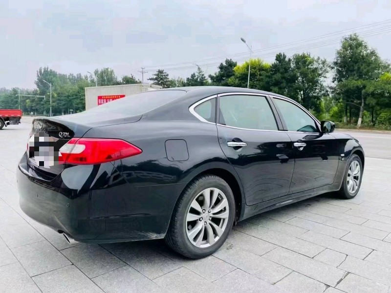 北京13年英菲尼迪Q703