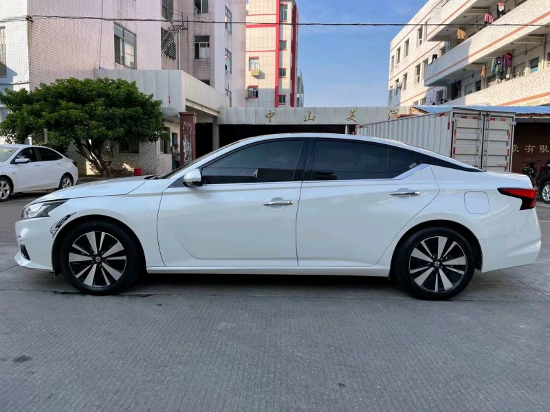 中山20年日產天籟3