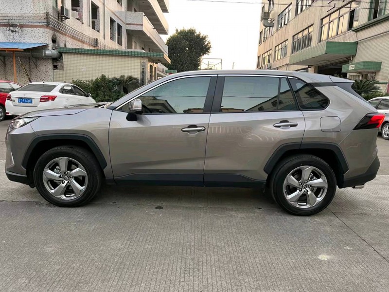中山21年豐田RAV43