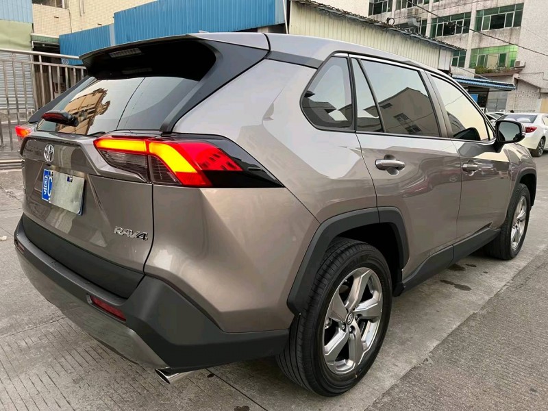 中山21年豐田RAV46