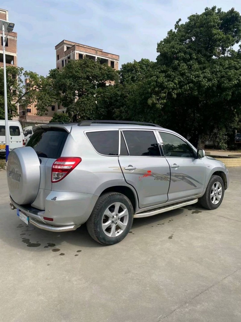 廣州13年豐田RAV46
