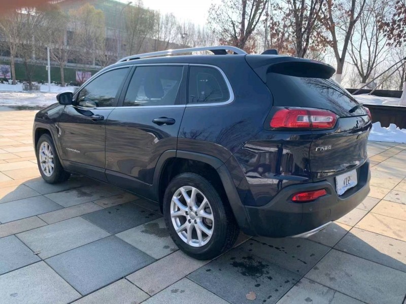 沈陽18年Jeep自由光8