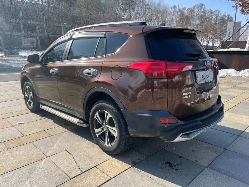 沈陽16年豐田RAV48