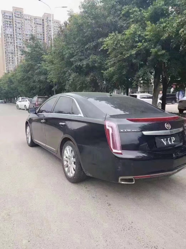 貴陽13年凱迪拉克XTS9