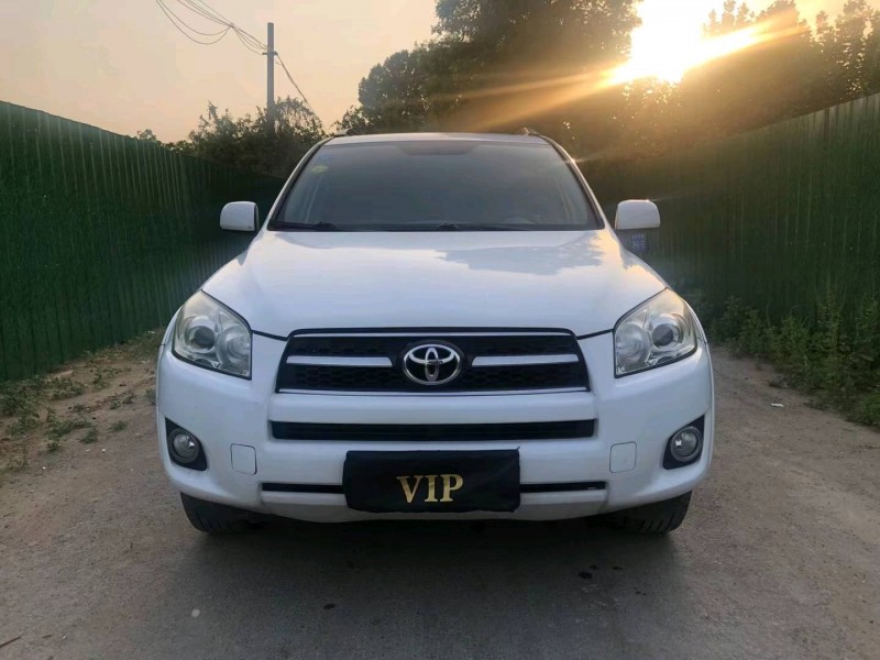 濟寧12年豐田RAV4榮放1
