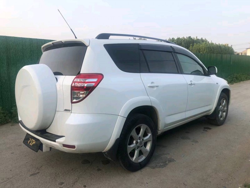濟寧12年豐田RAV4榮放7
