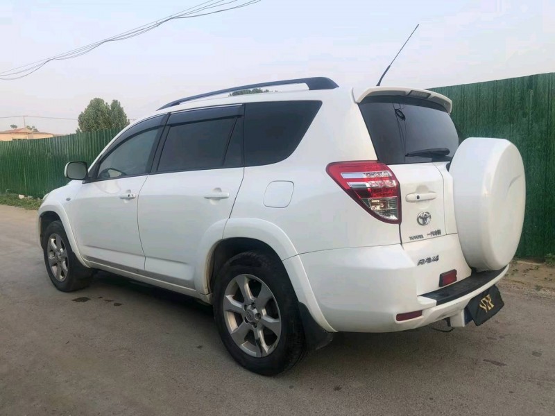 濟寧12年豐田RAV4榮放8