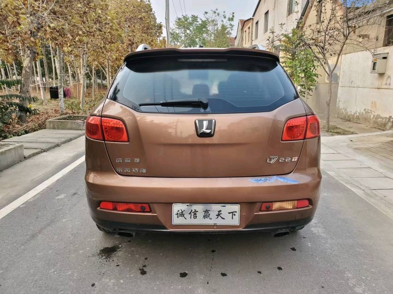 濟寧14年納智捷大7 SUV1