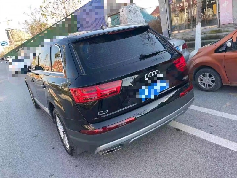 青島18年奧迪Q73