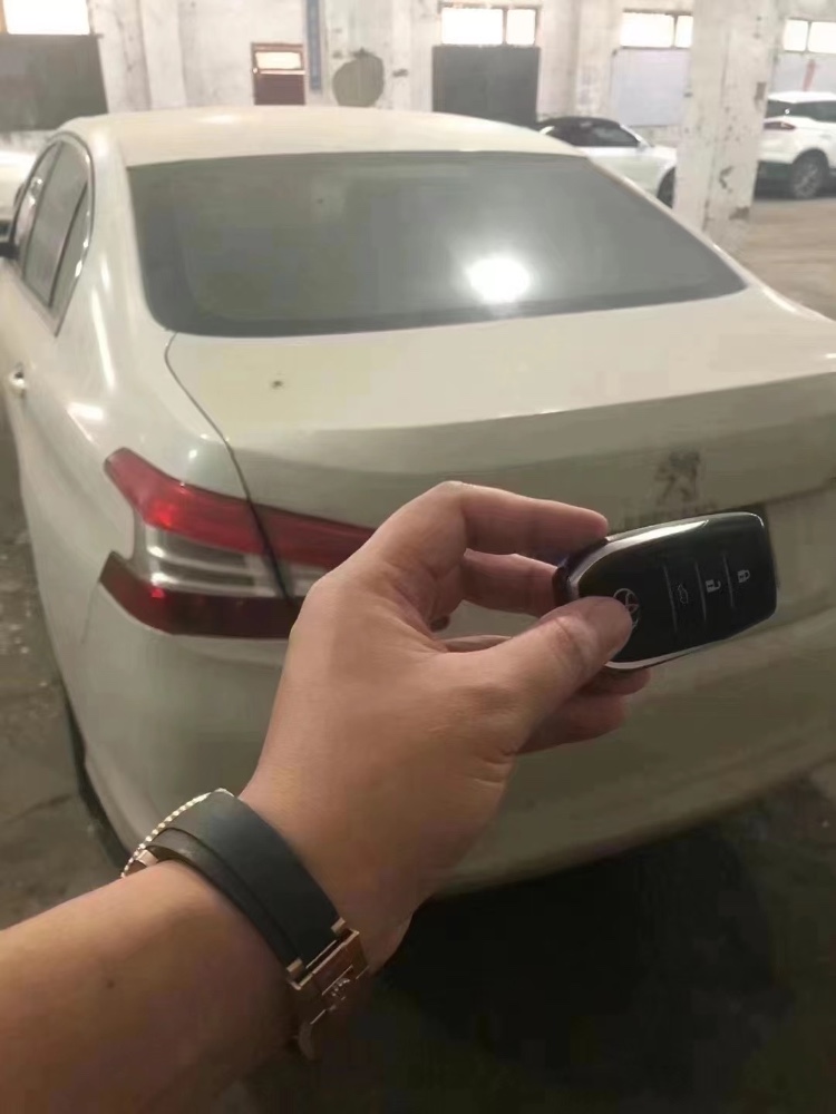 重庆16年标致4083