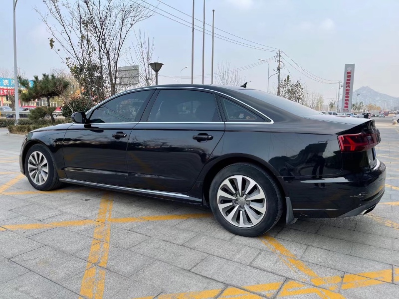 東營17年奧迪A6L8