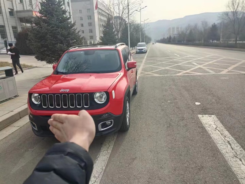 陽泉17年Jeep自由俠1