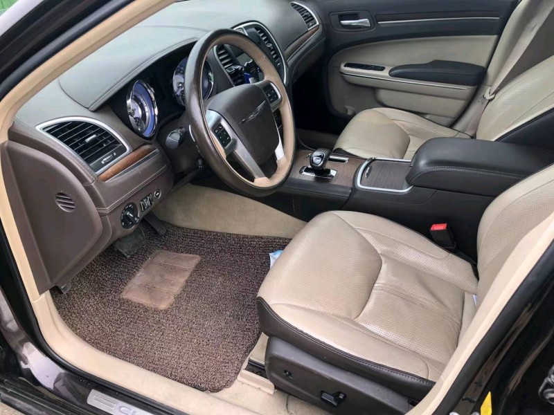 濟寧13年克萊斯勒300C5