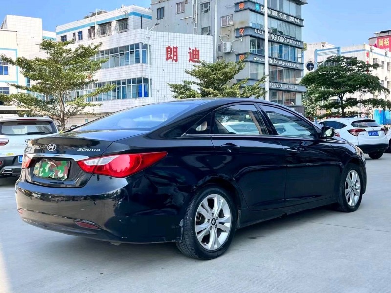 東莞12年現代索納塔八8