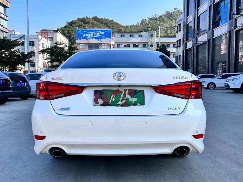 東莞18年豐田皇冠9