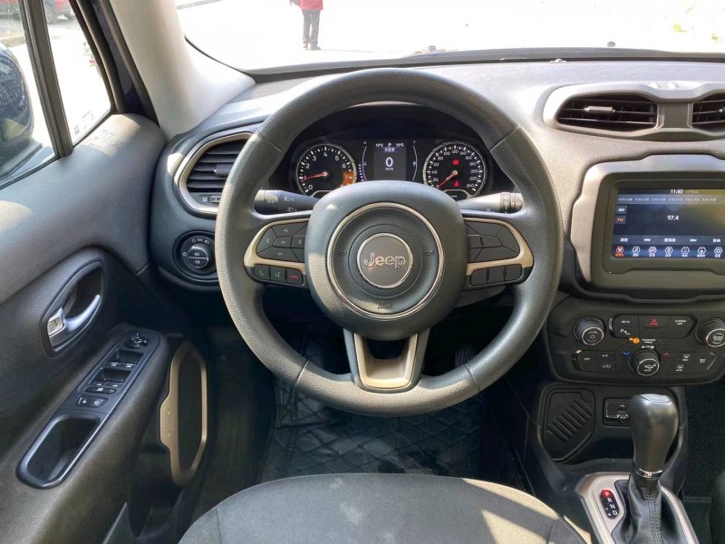 柳州19年Jeep自由俠5