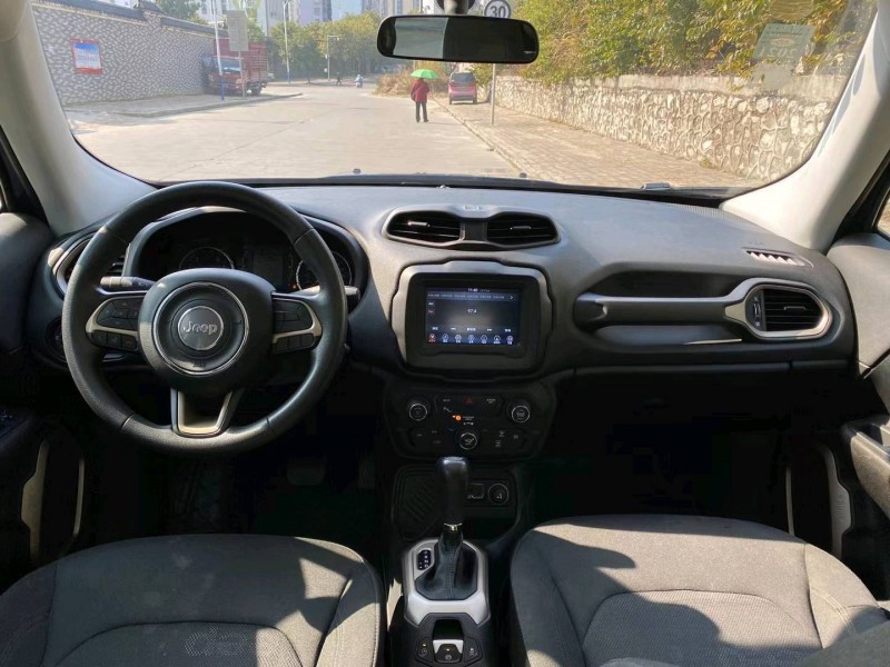 柳州19年Jeep自由俠6