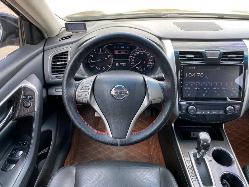 柳州13年日產天籟5
