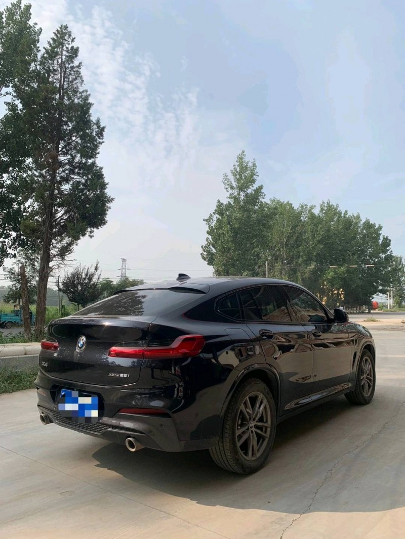 北京20年寶馬X4 M8