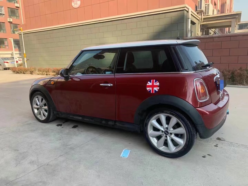 東營09年寶馬MINI8