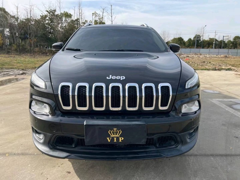 鹽城16年Jeep自由光1