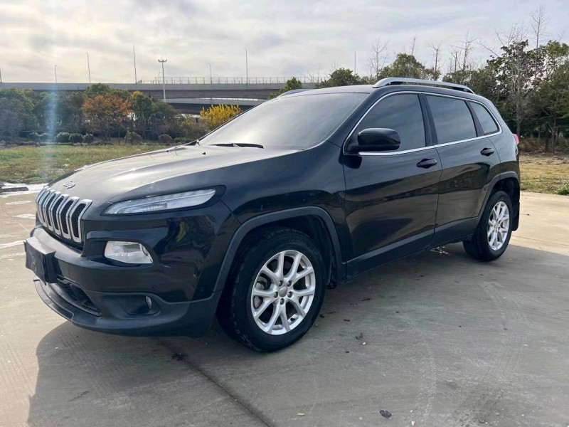 鹽城16年Jeep自由光2