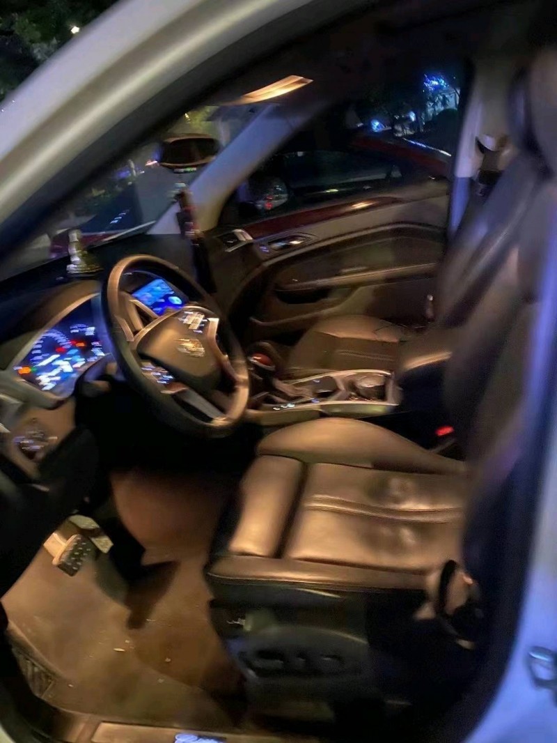 武漢13年凱迪拉克SRX4