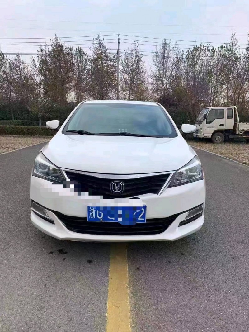 濰坊15年長安汽車悅翔1