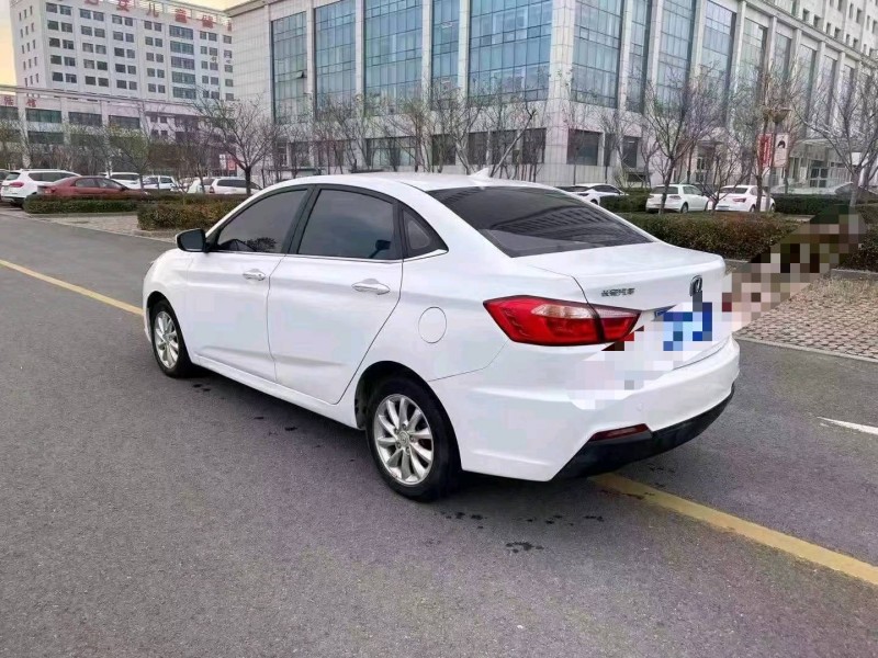 濰坊15年長安汽車悅翔3