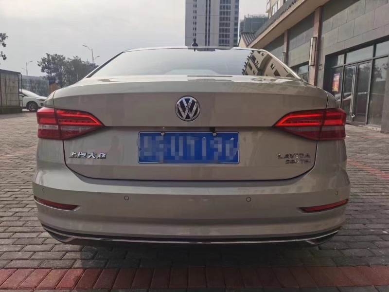 麗江19年大眾朗逸7