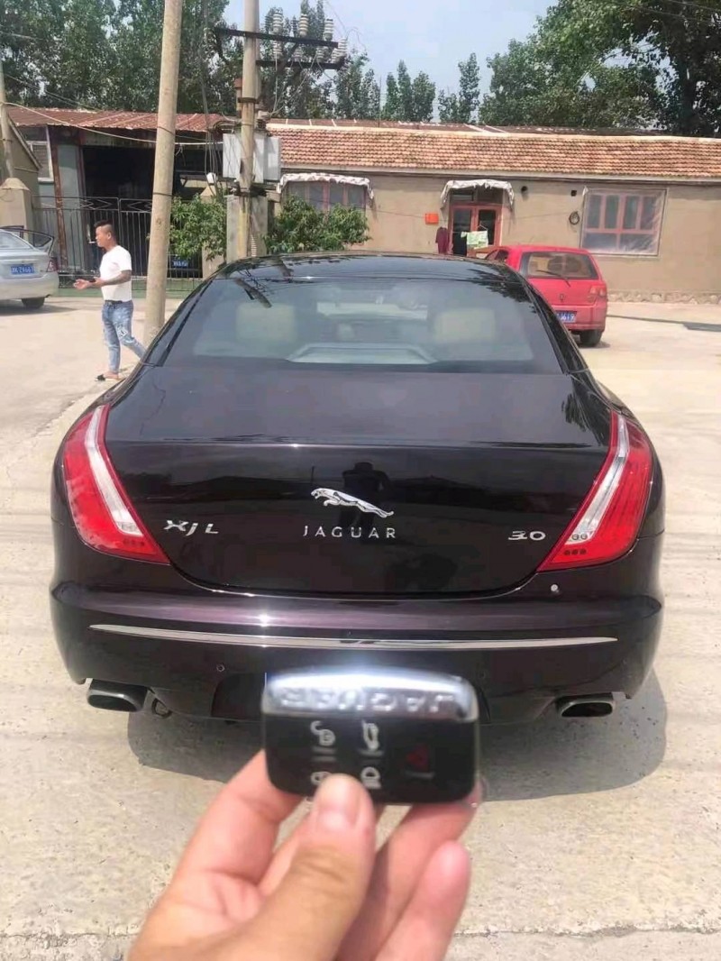 天津12年捷豹XJL5