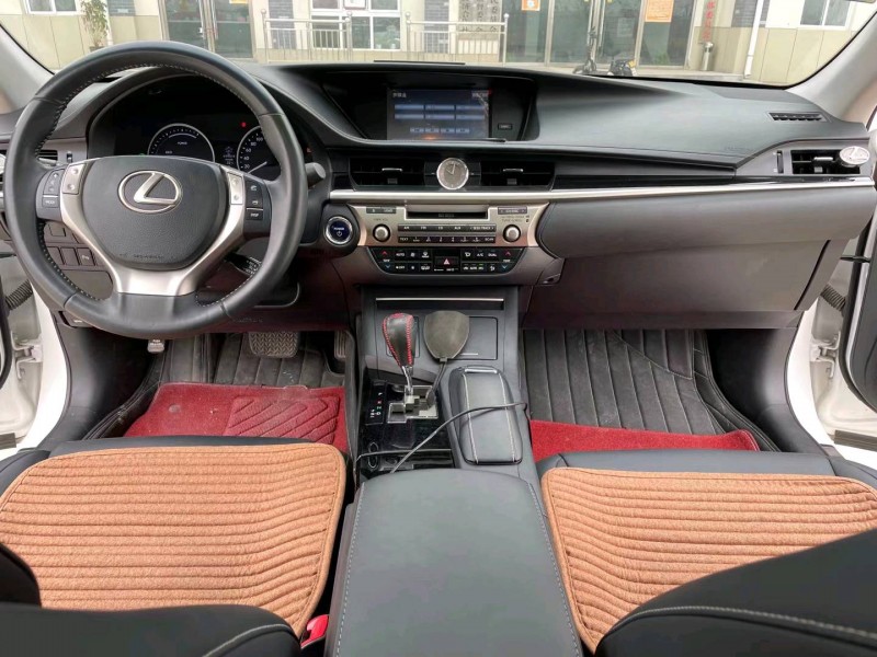 徐州14年雷克萨斯ES5