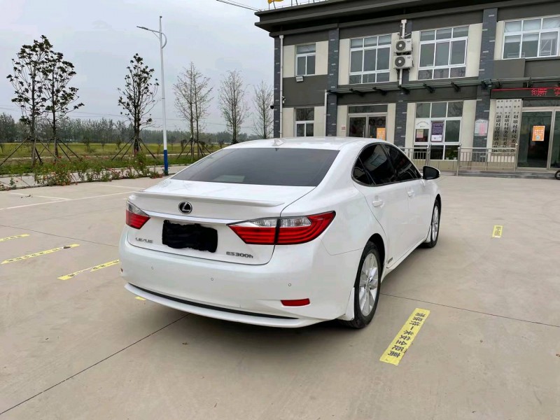 徐州14年雷克萨斯ES2
