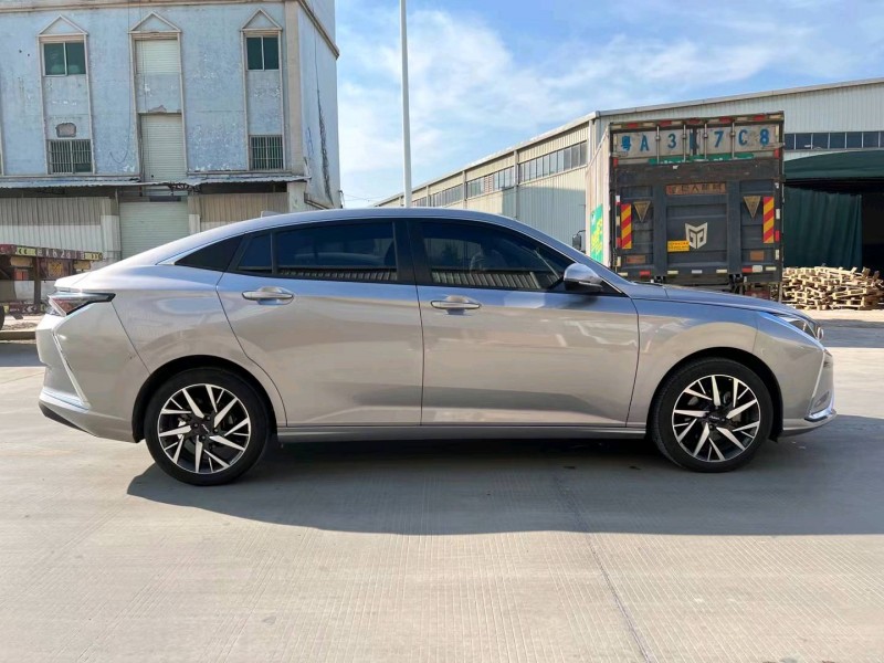 东莞20年东风奕炫8