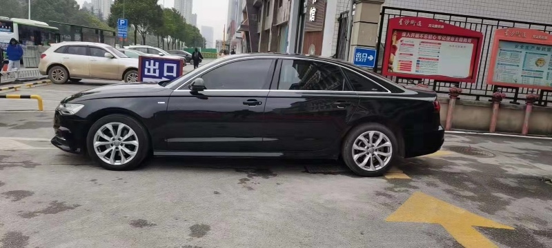 岳陽18年奧迪A6L8