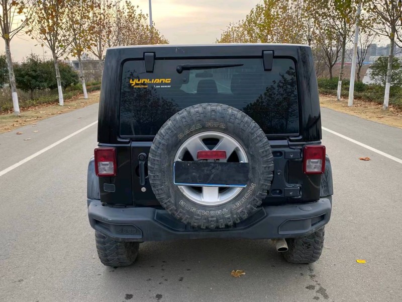 徐州11年Jeep牧馬人9
