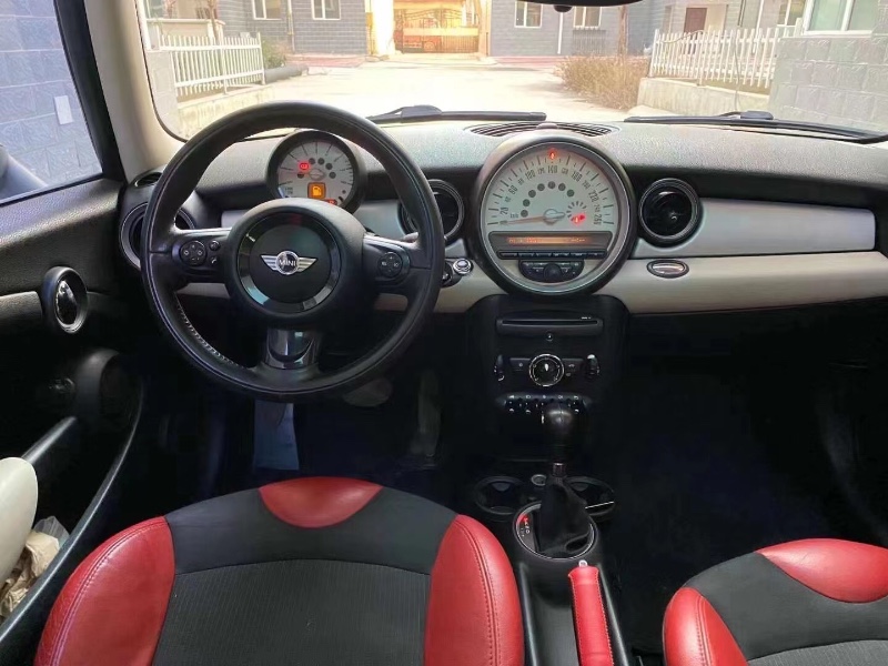 保定12年寶馬MINI5