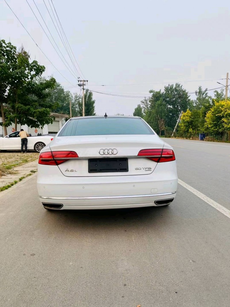聊城14年奧迪A8L1