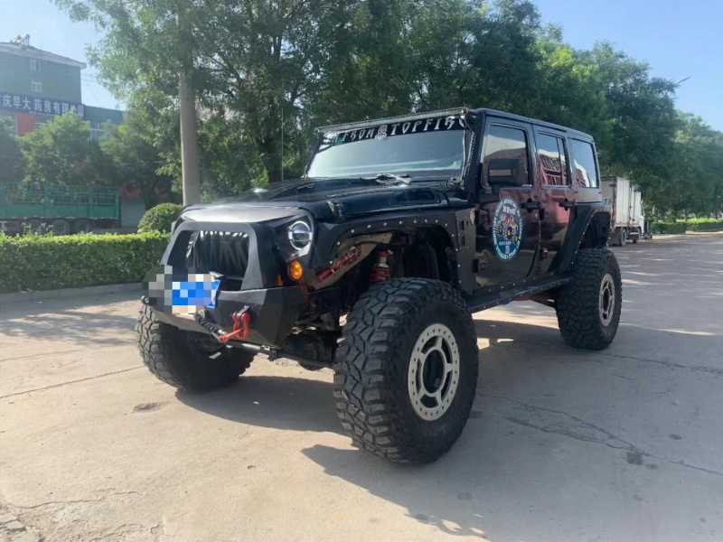 濟寧11年Jeep牧馬人3