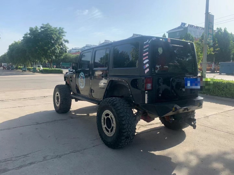 濟寧11年Jeep牧馬人7
